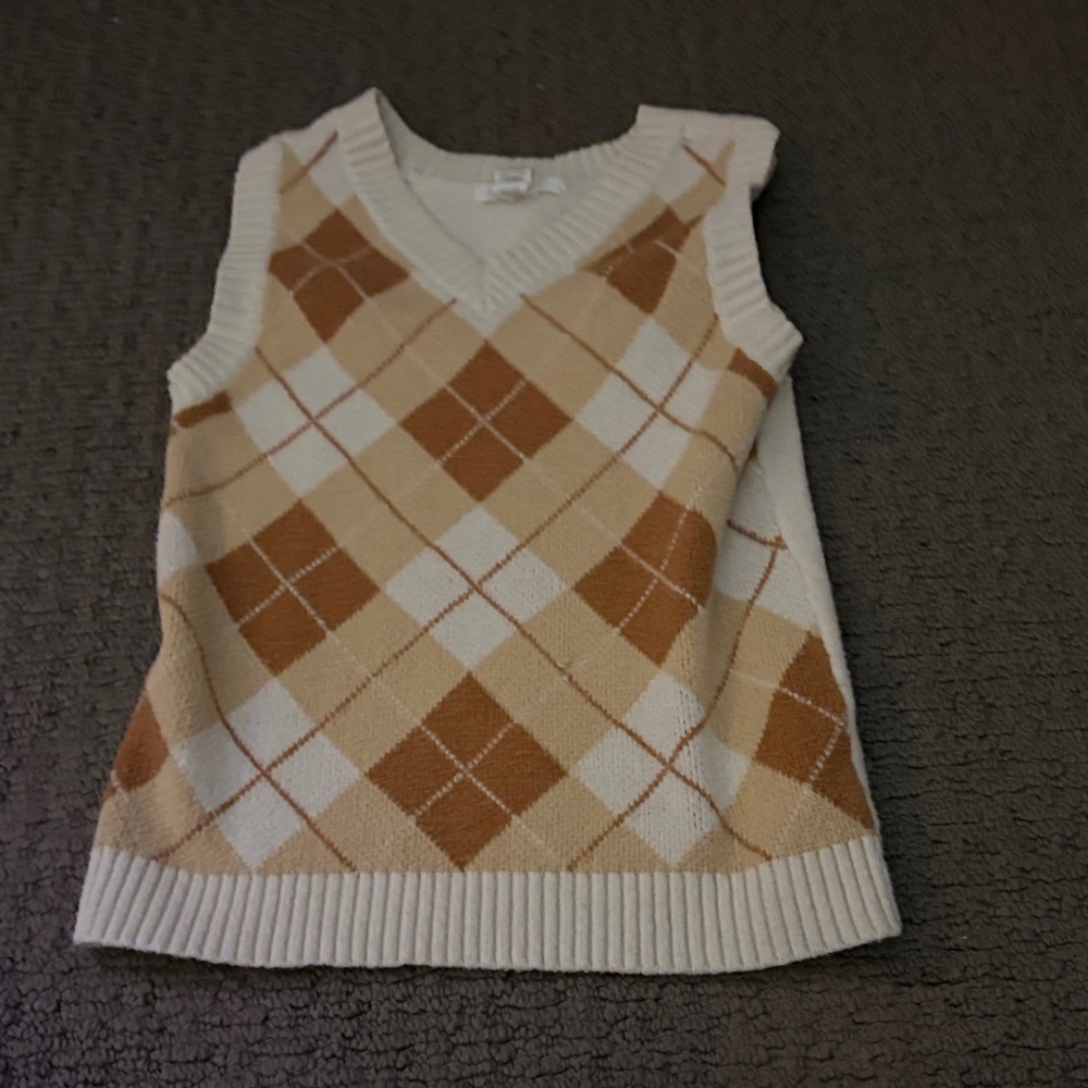 Full Tilt Argyle Sweater Vest in Cream and Brown